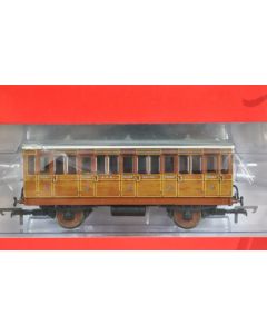 Hornby 40104A GNR, 4 Wheel Coach, 3rd Class, No. 1505 (with Lights)